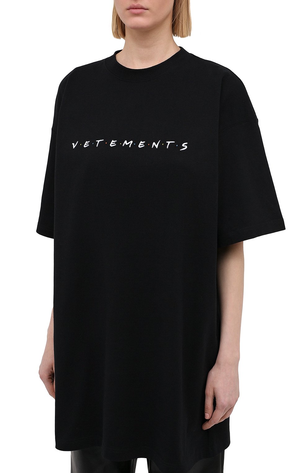 Хлопковая футболка VETEMENTS черного цвета по цене 29950 руб., арт. UE51TR340B 1611/W, фото 3 Хлопковая футболка VETEMENTS, арт. UE51TR340B 1611/W, фото 3