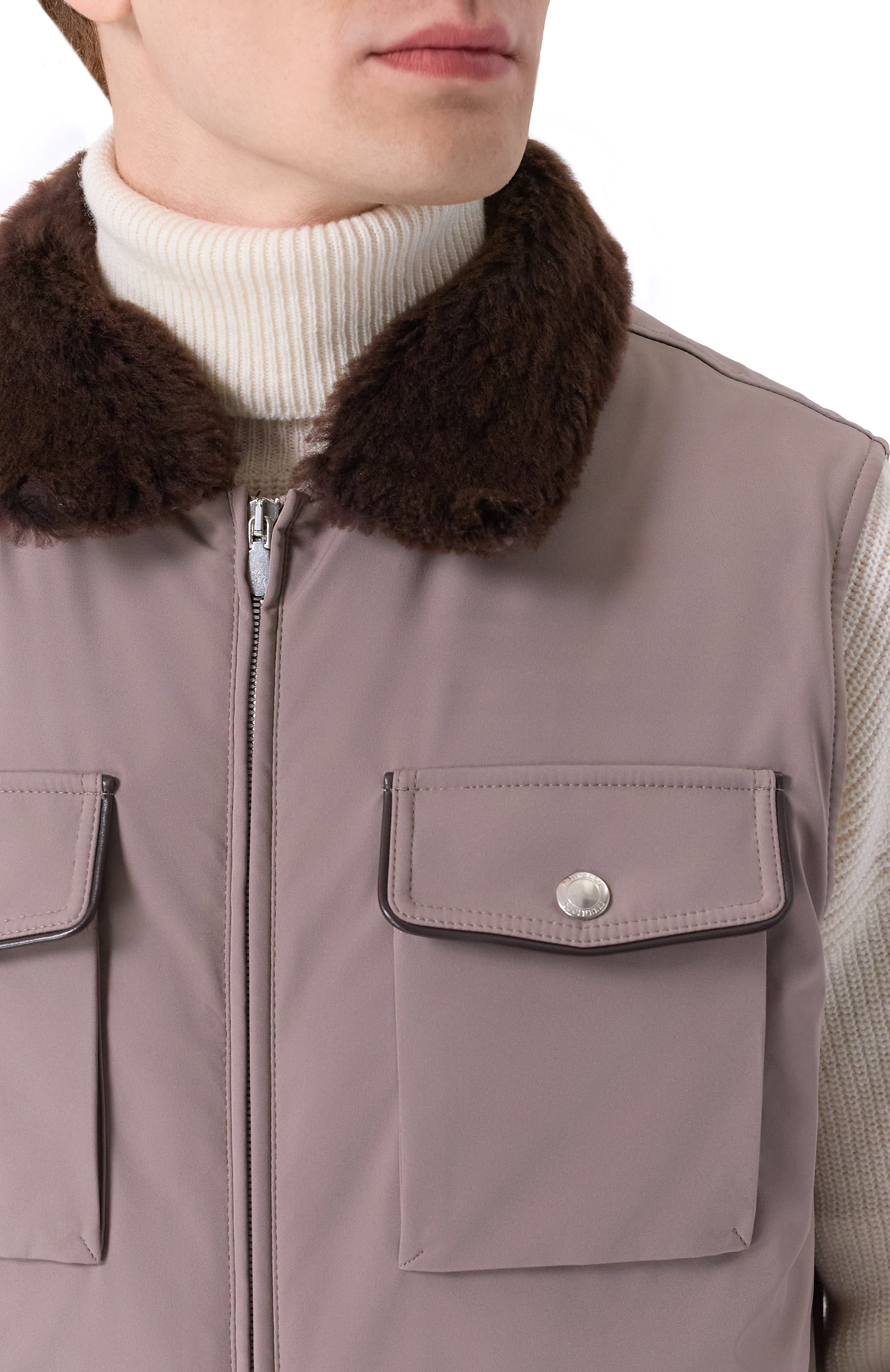 Пуховый жилет с отделкой из овчины BRUNELLO CUCINELLI бежевого цвета по цене 519500 руб., арт. MV4061646, фото 5 Пуховый жилет с отделкой из овчины BRUNELLO CUCINELLI, арт. MV4061646, фото 5