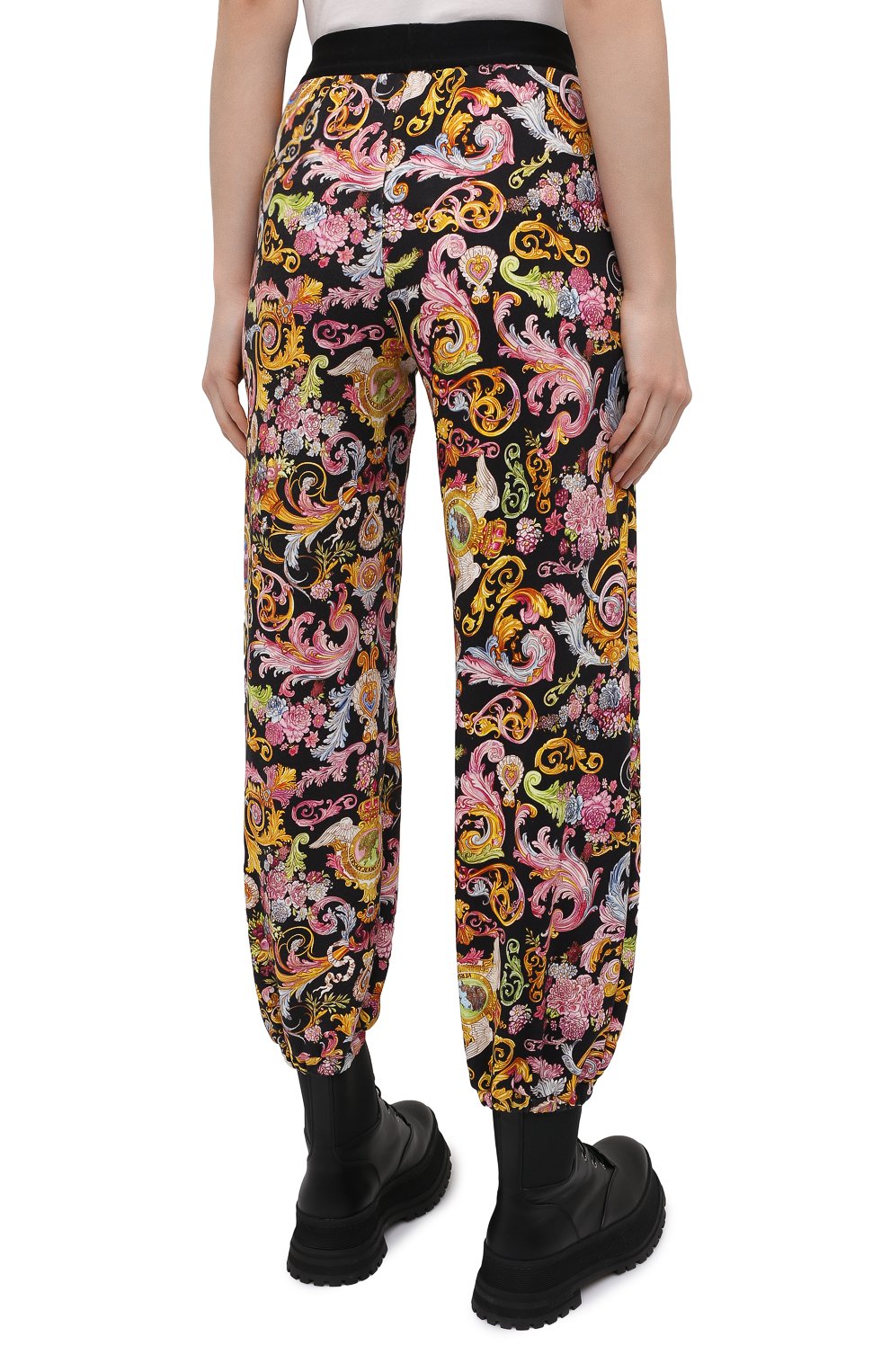 Хлопковые джоггеры VERSACE JEANS COUTURE черного цвета по цене 35300 руб., арт. A1HWA106-WDP320/S0153, фото 4 Хлопковые джоггеры VERSACE JEANS COUTURE, арт. A1HWA106-WDP320/S0153, фото 4