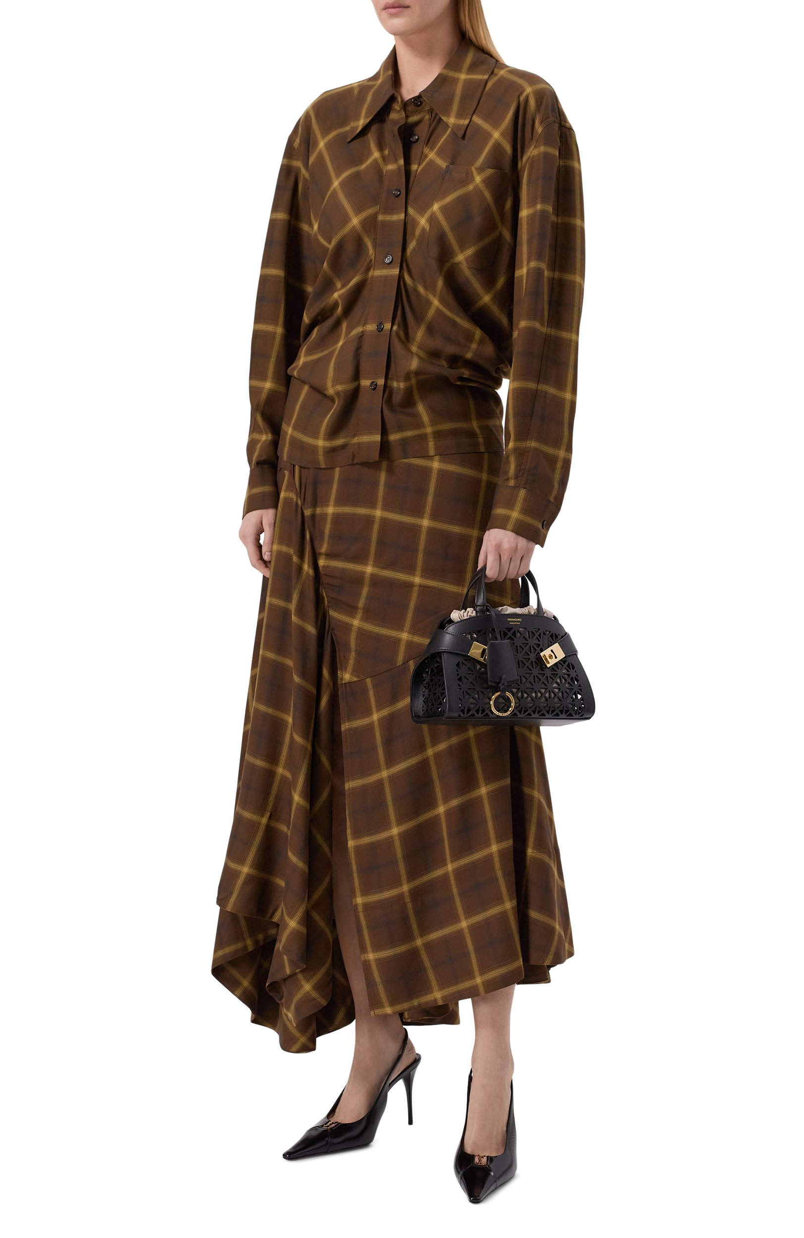 Сумка hug mini FERRAGAMO черного цвета по цене 261000 руб., арт. 21A696/793431, фото 3 Сумка hug mini FERRAGAMO, арт. 21A696/793431, фото 3