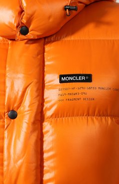 Мужская пуховик 7 moncler fragment hiroshi fujiwara hanriot MONCLER GENIUS оранжевого цвета, арт. E2-09U-41307-50-68950 | Фото 5 (Мужское Кросс-КТ: пуховик-короткий, Пуховик-верхняя одежда, Верхняя одежда; Рукава: Длинные; Материал внутренний: Не назначено; Материал внешний: Синтетический материал; Кросс-КТ: Пуховик; Материал сплава: Проставлено; Материал подклада: Синтетический материал; Драгоценные камни: Проставлено; Длина (верхняя одежда): Короткие; Материал утеплителя: Пух и перо; Статус проверки: Проверена категория)