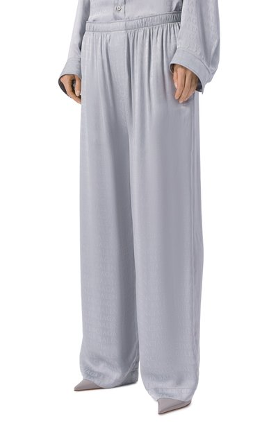 Атласные брюки BALENCIAGA серого цвета по цене 196500 руб., арт. 850696/TT054, фото 3 Атласные брюки BALENCIAGA, арт. 850696/TT054, фото 3