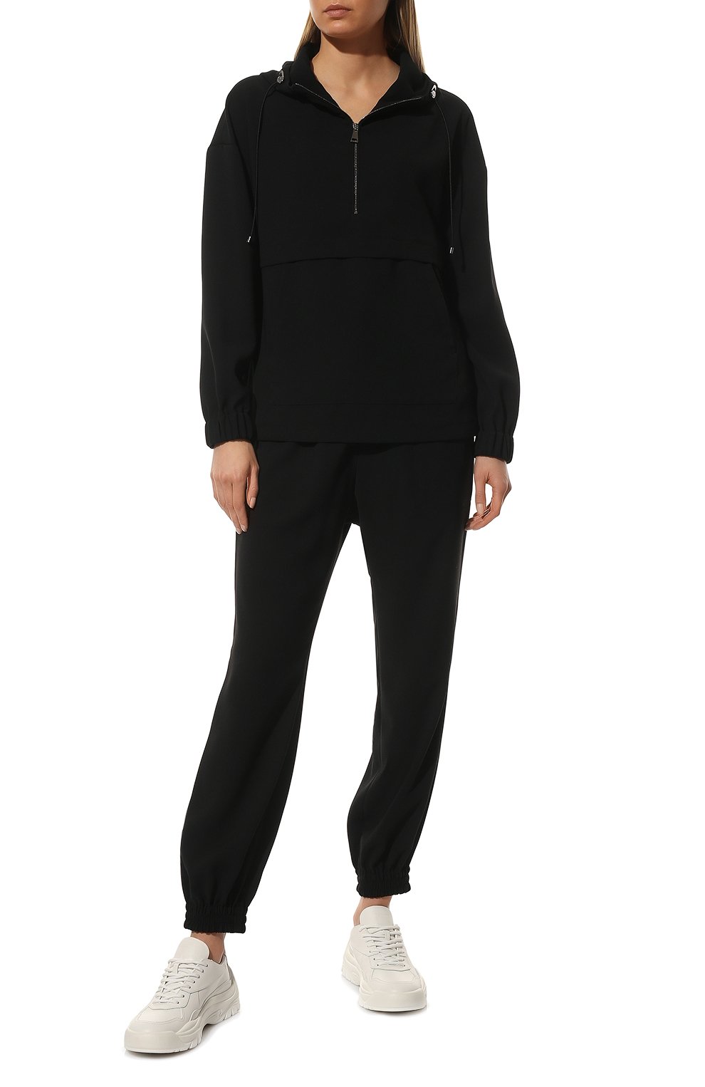 Джоггеры MONCLER черного цвета по цене 37550 руб., арт. H1-093-2A000-07-595VW, фото 2 Джоггеры MONCLER, арт. H1-093-2A000-07-595VW, фото 2