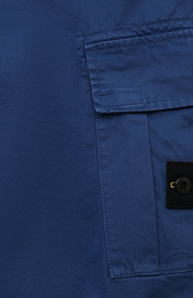 Детские хлопковые брюки STONE ISLAND синего цвета, арт. 30215/8 | Фото 3 (Случай: Повседневный; Материал сплава: Проставлено; Нос: Не проставлено; Материал внешний: Хлопок)