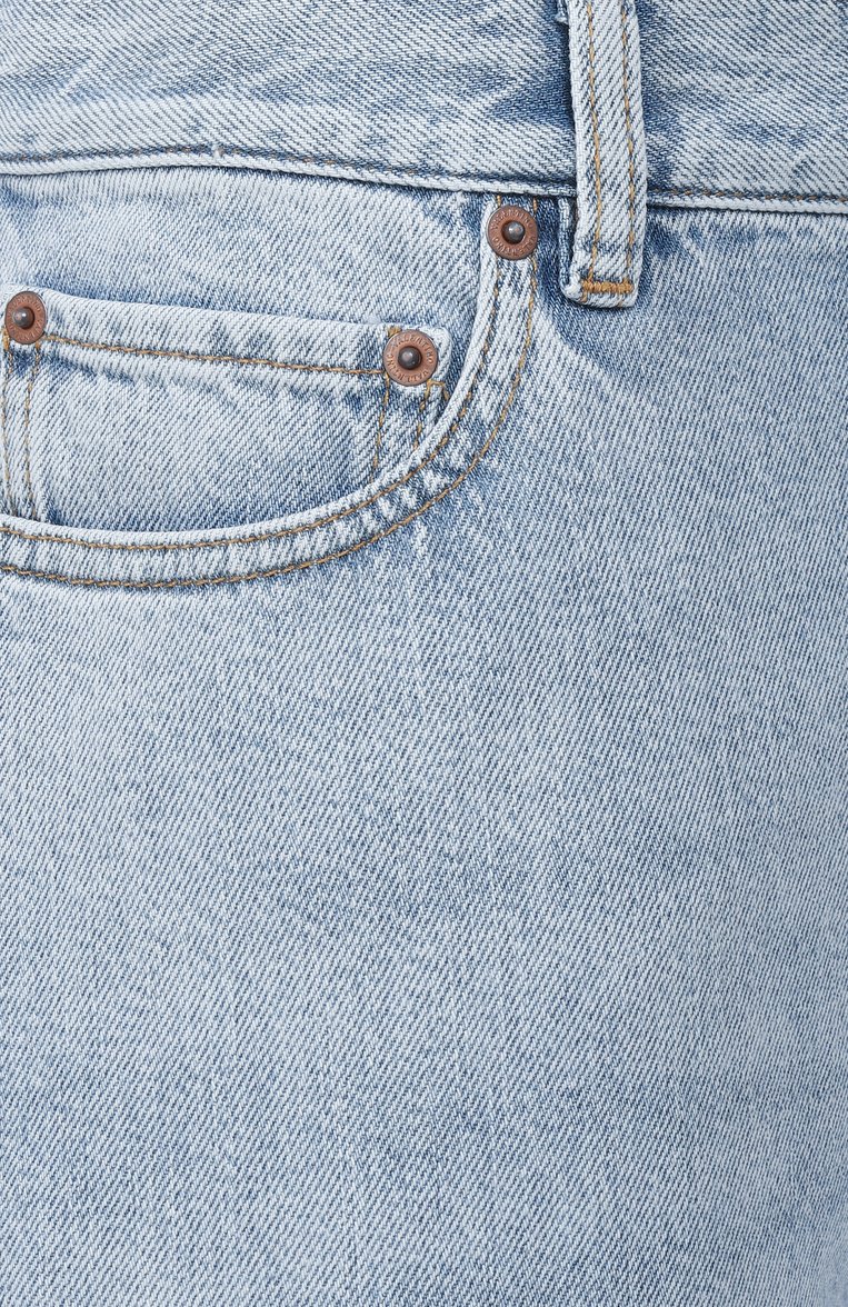 Женские джинсы VALENTINO голубого цвета, арт. 6B3DD18Y94W | Фото 6 (Длина (брюки, джинсы): Стандартные; Материал внешний: Хлопок, Деним; Силуэт Ж (брюки и джинсы): Прямые; Стили: Кэжуэл; Детали: Вышивка, Делаве; Кросс-КТ: Деним)