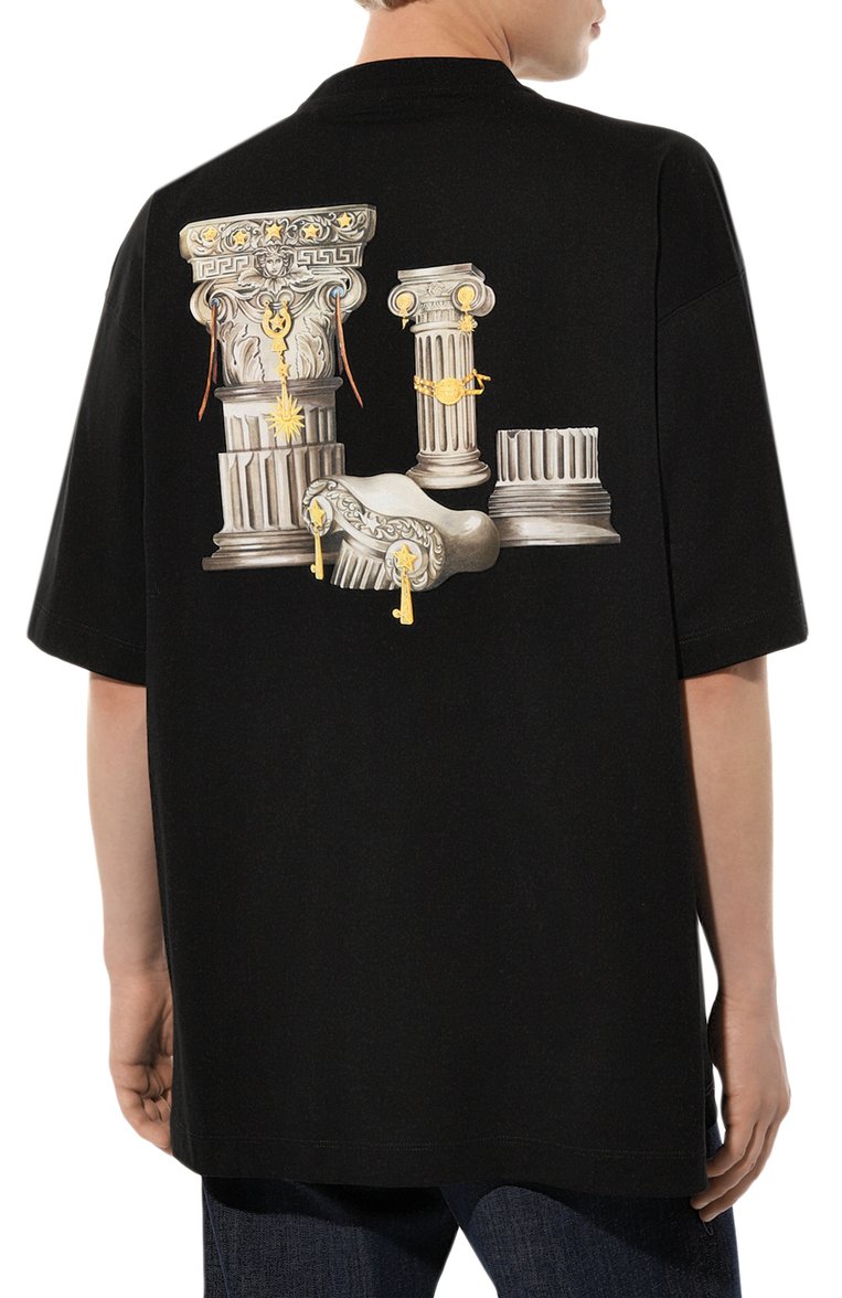 Мужская хлопковая футболка VERSACE черного цвета, арт. 1010637/1A07701 | Фото 4 (Длина (для топов): Стандартные; Материал внешний: Хлопок; Рукава: 3/4; Принт: С принтом; Стили: Спорт-шик; Кросс-КТ: Джерси; Мужское Кросс-КТ: Футболка-одежда)