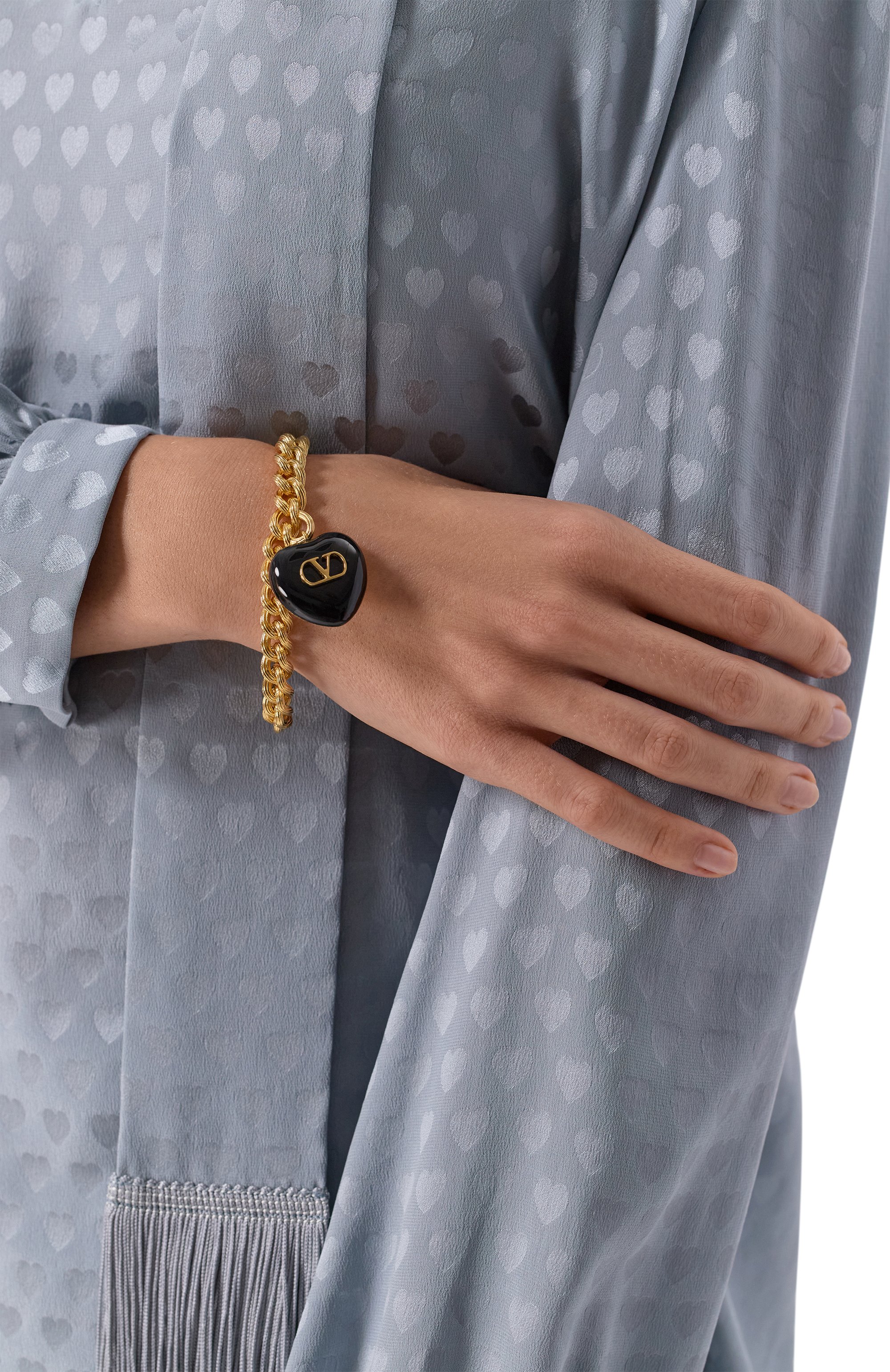 Браслет VALENTINO черного цвета по цене 84700 руб., арт. 7W2J0AD4/MJP, фото 2 Браслет VALENTINO, арт. 7W2J0AD4/MJP, фото 2