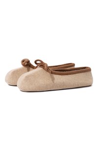 Светло-бежевый