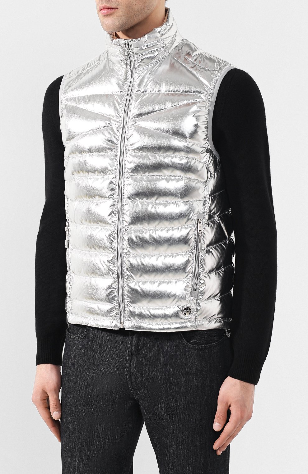 Пуховый жилет RALPH LAUREN серебряного цвета по цене 96500 руб., арт. 790714236, фото 3 Пуховый жилет RALPH LAUREN, арт. 790714236, фото 3