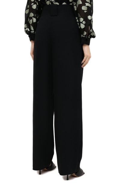Брюки из вискозы и шелка GIORGIO ARMANI черного цвета по цене 119000 руб., арт. 0WHPP0DD/T008A, фото 4 Брюки из вискозы и шелка GIORGIO ARMANI, арт. 0WHPP0DD/T008A, фото 4