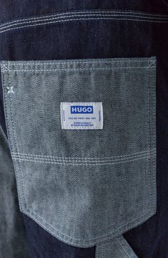 Мужские джинсы HUGO BLUE синего цвета, арт. 50534051 | Фото 6 (Материал сплава: Проставлено; Длина (брюки, джинсы): Стандартные; Драгоценные камни: Проставлено; Детали: Накладные карманы; Кросс-КТ: Деним; Материал внешний: Деним, Хлопок; Стили: Streetwear)