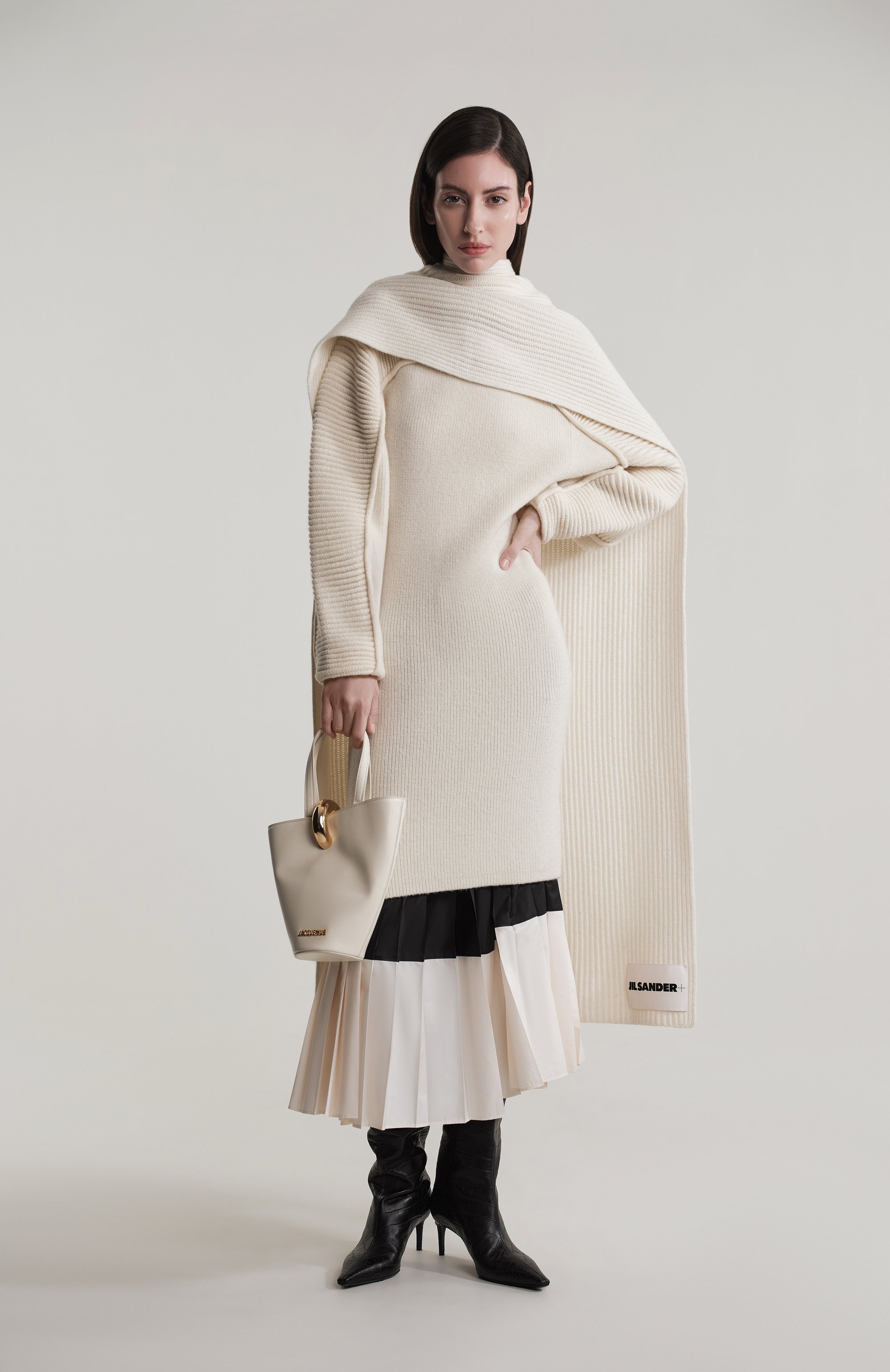 Кожаные сапоги mun 60 DOLCE & GABBANA черного цвета по цене 199500 руб., арт. CU1139/AC606, фото 8 Кожаные сапоги mun 60 DOLCE & GABBANA, арт. CU1139/AC606, фото 8