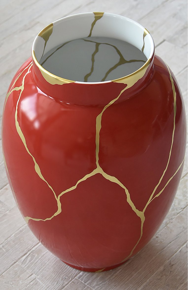 Ваза kintsugi  BERNARDAUD красного цвета, арт. 1834/22986 | Фото 2 (Нос: Не проставлено; Региональные ограничения белый список (Axapta Mercury): Не проставлено; Коллекция: Kintsugi; Ограничения доставки: fragile-2)