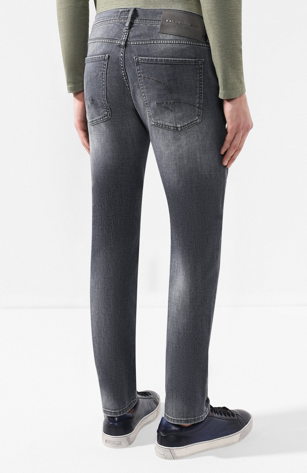 Джинсы прямого кроя BALDESSARINI светло-серого цвета по цене 13700 руб., арт. 16502/1489/92, фото 4 Джинсы прямого кроя BALDESSARINI, арт. 16502/1489/92, фото 4