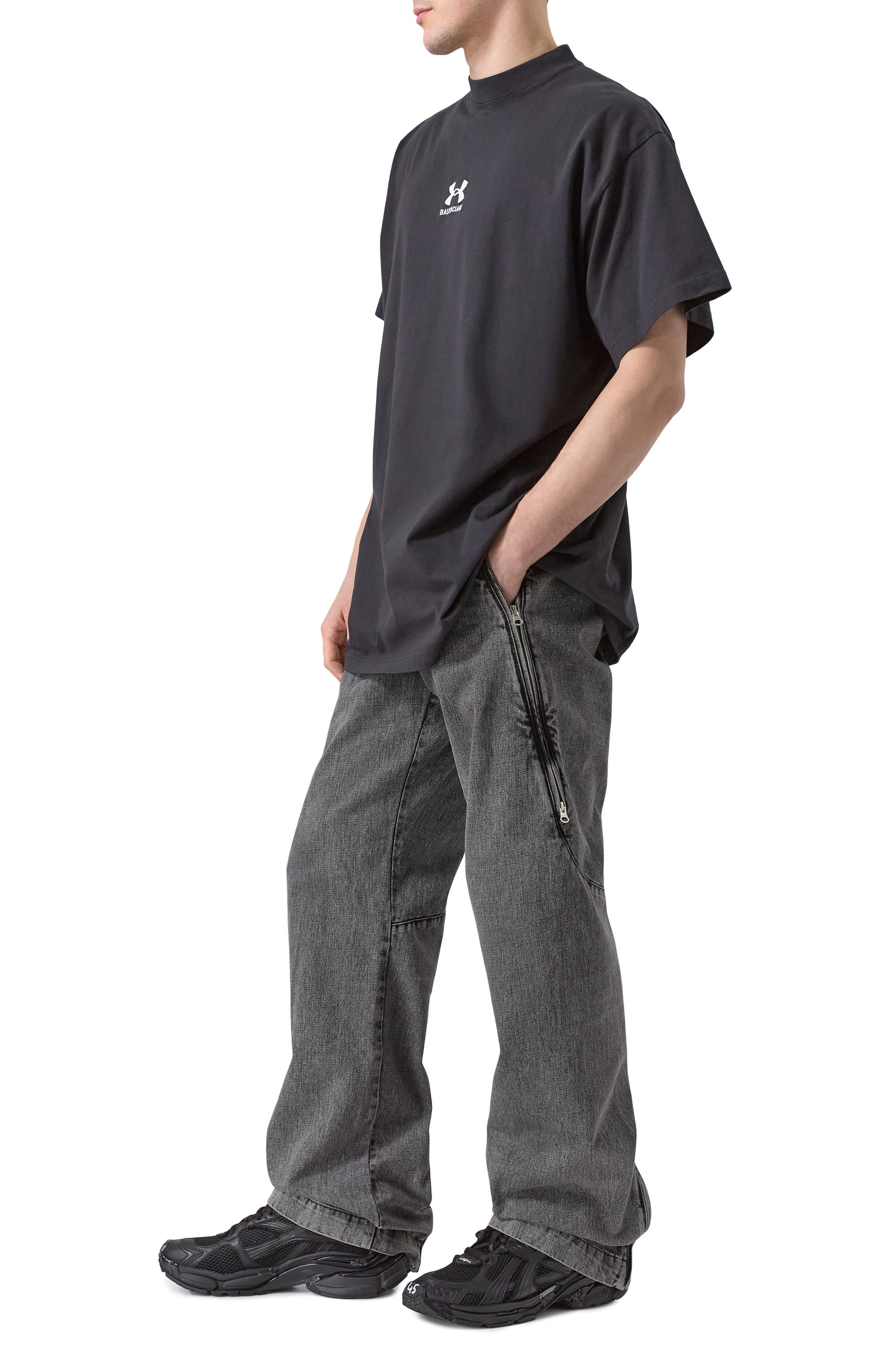 Текстильные кроссовки runner BALENCIAGA черного цвета по цене 120500 руб., арт. 772774/W3RBT, фото 2 Текстильные кроссовки runner BALENCIAGA, арт. 772774/W3RBT, фото 2