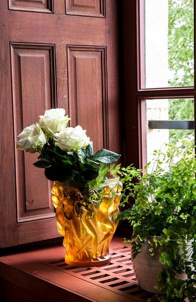 Ваза bacchantes LALIQUE оранжевого цвета по цене 845000 руб., арт. 1220020, фото 2 Ваза bacchantes LALIQUE, арт. 1220020, фото 2