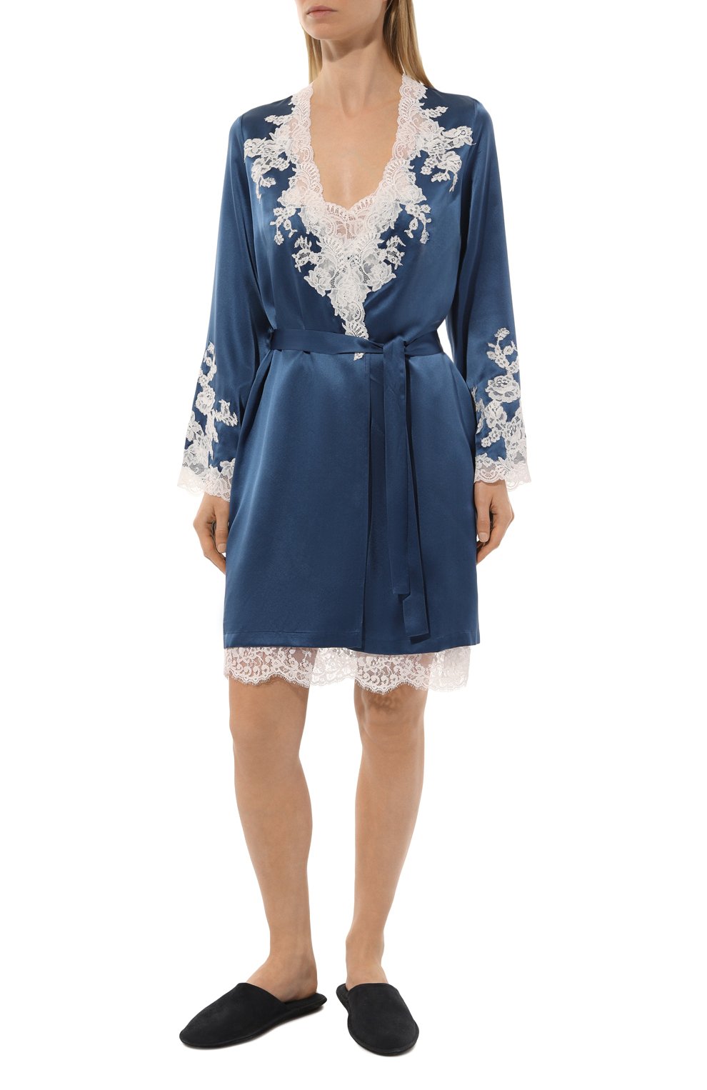Шелковый халат MARJOLAINE синего цвета по цене 81210 руб., арт. 3TER2001, фото 2 Шелковый халат MARJOLAINE, арт. 3TER2001, фото 2
