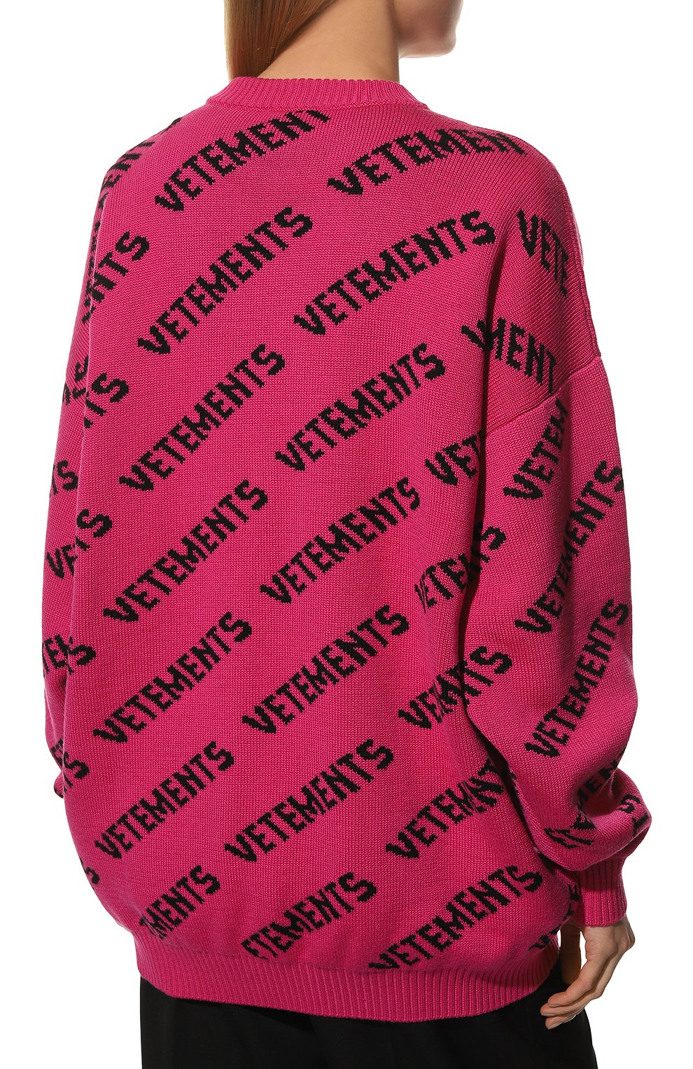 Шерстяной свитер VETEMENTS фуксия цвета по цене 119500 руб., арт. UA53KN300P 2901/W, фото 4 Шерстяной свитер VETEMENTS, арт. UA53KN300P 2901/W, фото 4