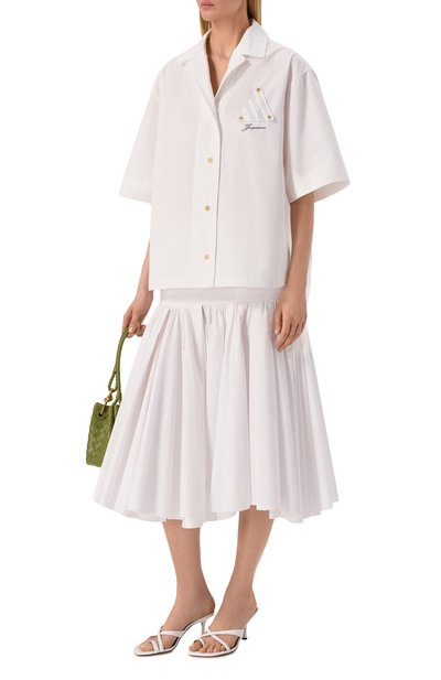 Хлопковая рубашка JACQUEMUS белого цвета по цене 65650 руб., арт. 26ESHW00567/AW00648, фото 2 Хлопковая рубашка JACQUEMUS, арт. 26ESHW00567/AW00648, фото 2