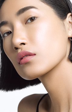 Компактная пудра с эффектом сияния 3d all over glow YSL бесцветного цвета, арт. 3614272895348 | Фото 4 (Нос: Не проставлено; Региональные ограничения белый список (Axapta Mercury): Не проставлено; Финишное покрытие: Матовый)