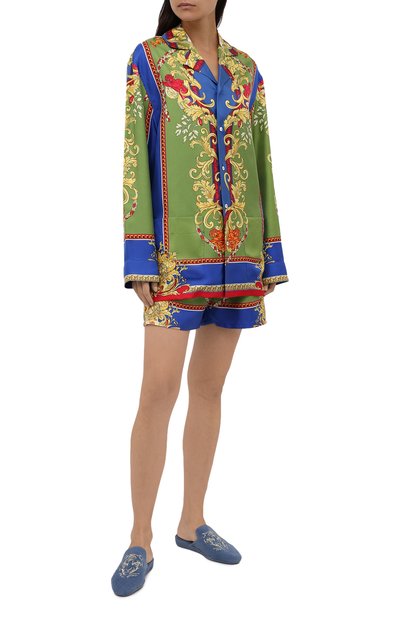 Шелковые шорты VERSACE синего цвета по цене 64550 руб., арт. 1001526/1A00735, фото 2 Шелковые шорты VERSACE, арт. 1001526/1A00735, фото 2