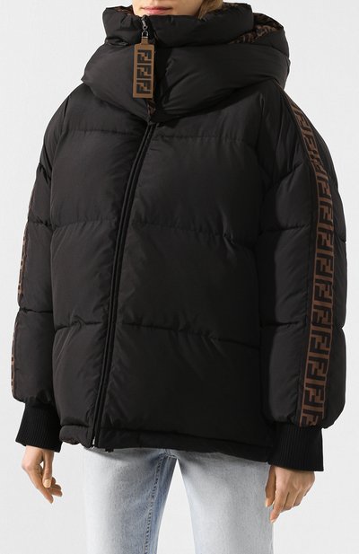 Пуховик FENDI черного цвета по цене 299500 руб., арт. FAA439 AB3P, фото 3 Пуховик FENDI, арт. FAA439 AB3P, фото 3