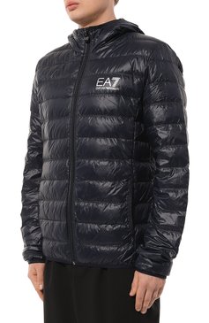 Мужская пуховая куртка EA 7 темно-синего цвета, арт. 8NPB02/PN29Z | Фото 3 (Рукава: Длинные; Материал внешний: Синтетический материал; Материал сплава: Проставлено; Мужское Кросс-КТ: Куртка-пуховая; Материал подклада: Синтетический материал; Драгоценные камни: Проставлено; Длина (верхняя одежда): Короткие; Материал утеплителя: Пух и перо; Стили: Кэжуэл)