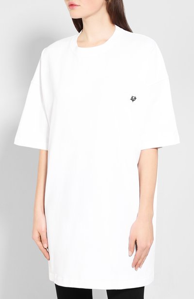 Хлопковая футболка VETEMENTS белого цвета по цене 38750 руб., арт. UAH20TR923/W, фото 3 Хлопковая футболка VETEMENTS, арт. UAH20TR923/W, фото 3