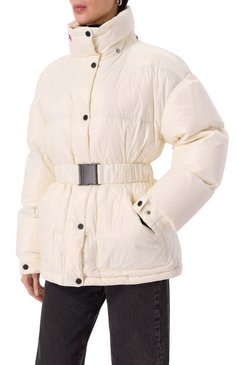 Женский пуховик PERFECT MOMENT молочного цвета, арт. W3001044/MAYA PARKA | Фото 8 (Драгоценные камни: Проставлено; Рукава: Длинные; Длина (верхняя одежда): Короткие; Материал утеплителя: Пух и перо; Материал сплава: Проставлено; Материал подклада: Синтетический материал; Кросс-КТ: Пуховик; Стили: Кэжуэл; Материал внешний: Синтетический материал)