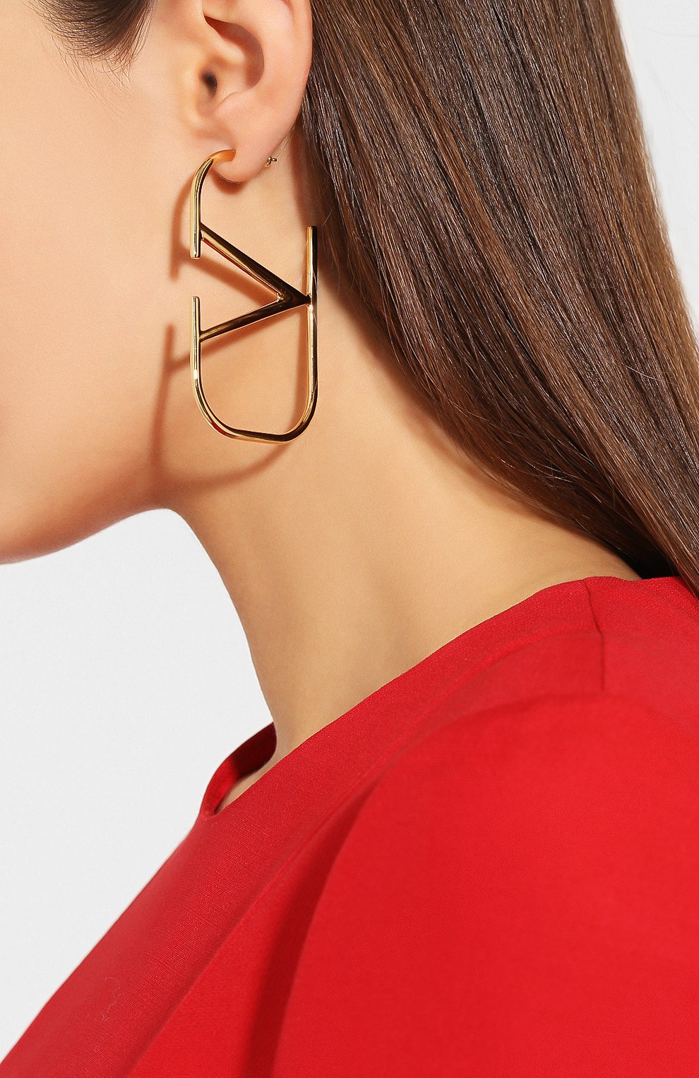 Серьги vlogo VALENTINO золотого цвета по цене 38850 руб., арт. TW2J0E27/MET, фото 2 Серьги vlogo VALENTINO, арт. TW2J0E27/MET, фото 2