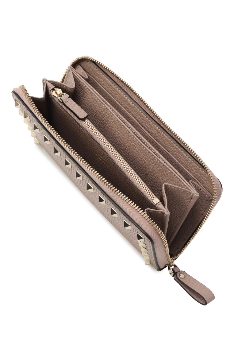 Женские кожаный кошелек rockstud VALENTINO темно-бежевого цвета, арт. 6W2P0645/VSH | Фото 3 (Нос: Не проставлено; Материал: Натуральная кожа)