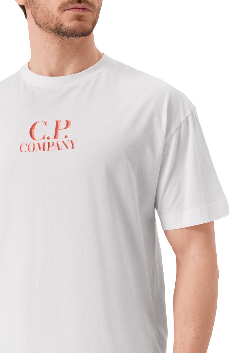 Мужская хлопковая футболка C.P. COMPANY белого цвета, арт. 18CMTS141A005100W | Фото 5 (Материал внешний: Хлопок; Драгоценные камни: Проставлено; Рукава: Короткие; Длина (для топов): Стандартные; Материал сплава: Проставлено; Принт: С принтом; Стили: Кэжуэл; Мужское Кросс-КТ: Футболка-одежда; Кросс-КТ: Джерси)
