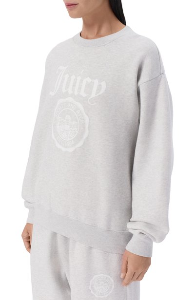 Хлопковый свитшот sporty & rich x juicy couture SPORTY AND RICH серого цвета по цене 32200 руб., арт. ST071716691GY03/JUICY EMBLEM CREWNECK, фото 3 Хлопковый свитшот sporty & rich x juicy couture SPORTY AND RICH, арт. ST071716691GY03/JUICY EMBLEM CREWNECK, фото 3