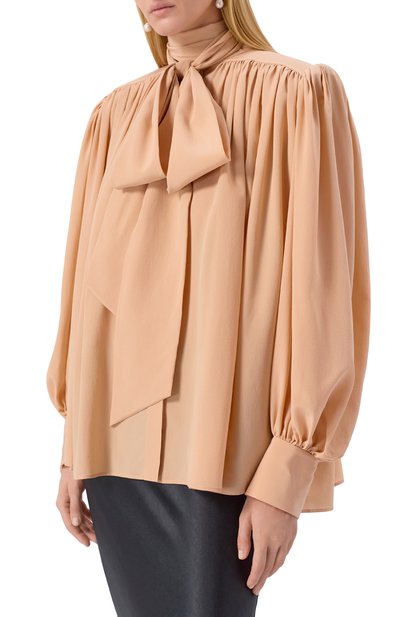 Шелковая блузка CHLOÉ бежевого цвета по цене 299500 руб., арт. CH25WHT05005, фото 3 Шелковая блузка CHLOÉ, арт. CH25WHT05005, фото 3