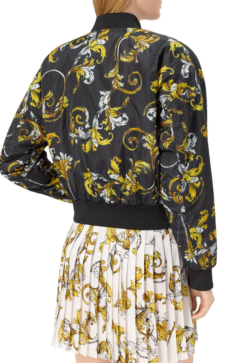 Женский двусторонний бомбер VERSACE JEANS COUTURE черного цвета, арт. 78HASD08/CQD99 | Фото 4 (Длина (верхняя одежда): Короткие; Рукава: Длинные; Материал подклада: Синтетический материал; Кросс-КТ: Легкие, Куртка; Стили: Спорт-шик; Материал внешний: Синтетический материал; Автоматизация ТО: Проставлено; Автоматизация состава: Проставлено)