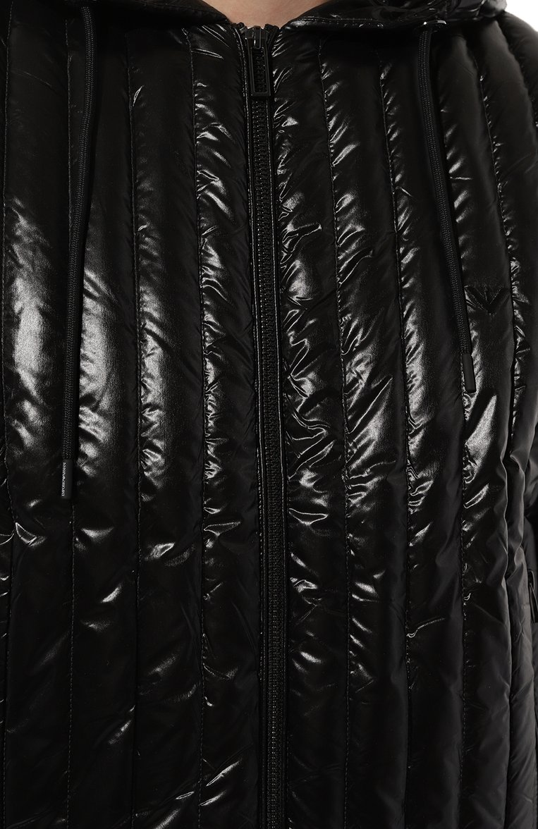 Мужская пуховая куртка EMPORIO ARMANI черного цвета, арт. 6R1B79/1NKZZ | Фото 5 (Кросс-КТ: Куртка; Мужское Кросс-КТ: пуховик-короткий; Рукава: Длинные; Материал внешний: Синтетический материал; Материал сплава: Проставлено; Материал подклада: Синтетический материал; Драгоценные камни: Проставлено; Длина (верхняя одежда): Короткие; Материал утеплителя: Пух и перо; Стили: Кэжуэл)