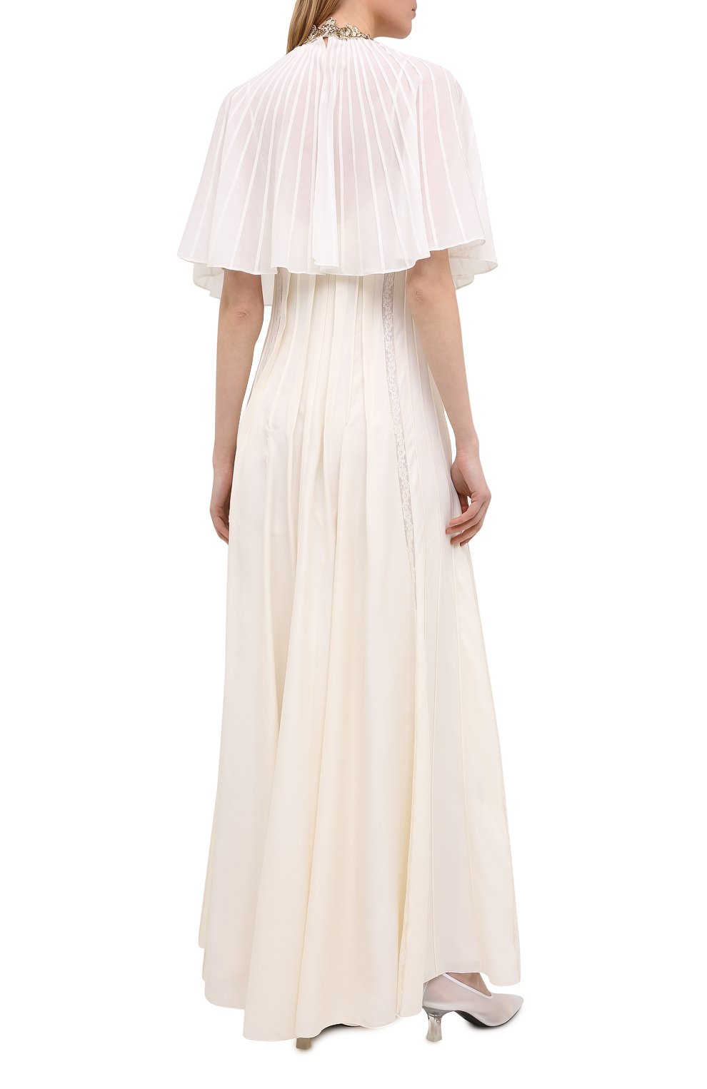 Платье CHLOÉ светло-бежевого цвета по цене 578000 руб., арт. CHC20WR032032, фото 4 Платье CHLOÉ, арт. CHC20WR032032, фото 4