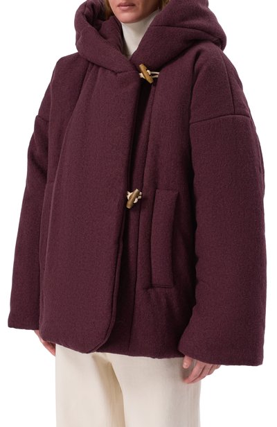 Пуховик DRIES VAN NOTEN бордового цвета по цене 242500 руб., арт. 262-010505/4237, фото 3 Пуховик DRIES VAN NOTEN, арт. 262-010505/4237, фото 3