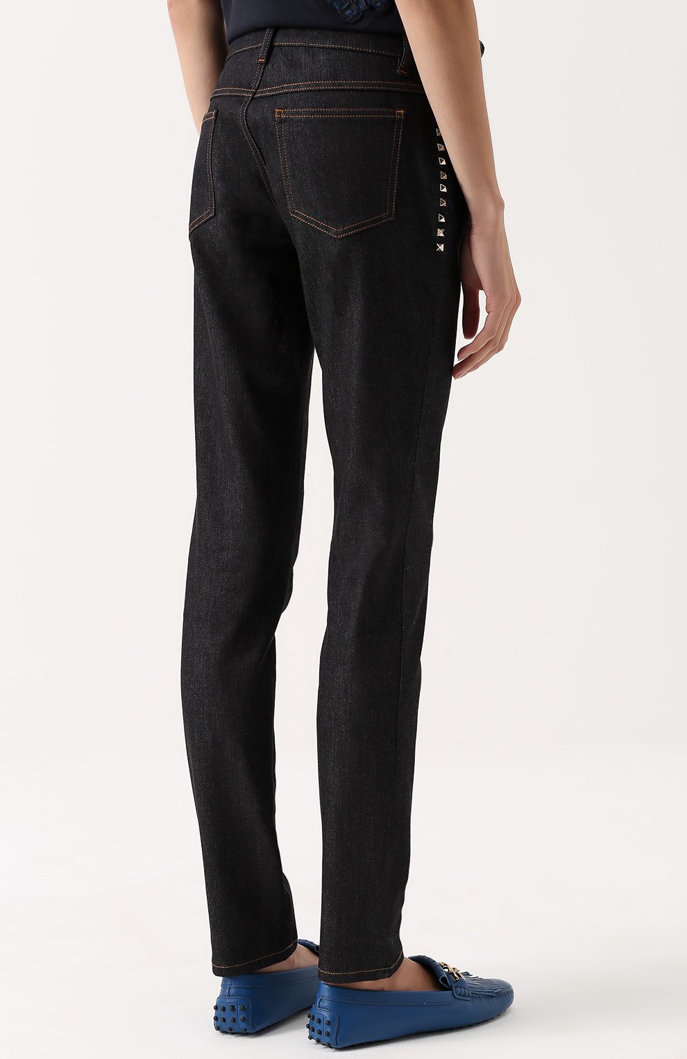 Джинсы прямого кроя с контрастной прострочкой и декоративными шипами VALENTINO, арт. MB3DD03L/2HN, фото 4