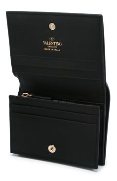 Женские кожаное портмоне  VALENTINO черного цвета, арт. TW2P0P39/KZQ | Фото 3 (Материал: Натуральная кожа; Материал сплава: Проставлено; Нос: Не проставлено; Кросс-КТ: другое; Статус проверки: Проверена категория)