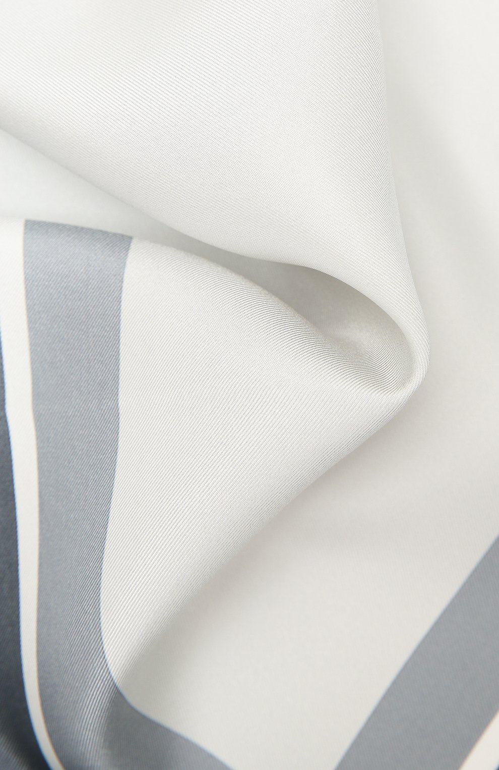 Шелковый платок TOM FORD серого цвета по цене 18150 руб., арт. 9TF93/TF312, фото 2 Шелковый платок TOM FORD, арт. 9TF93/TF312, фото 2