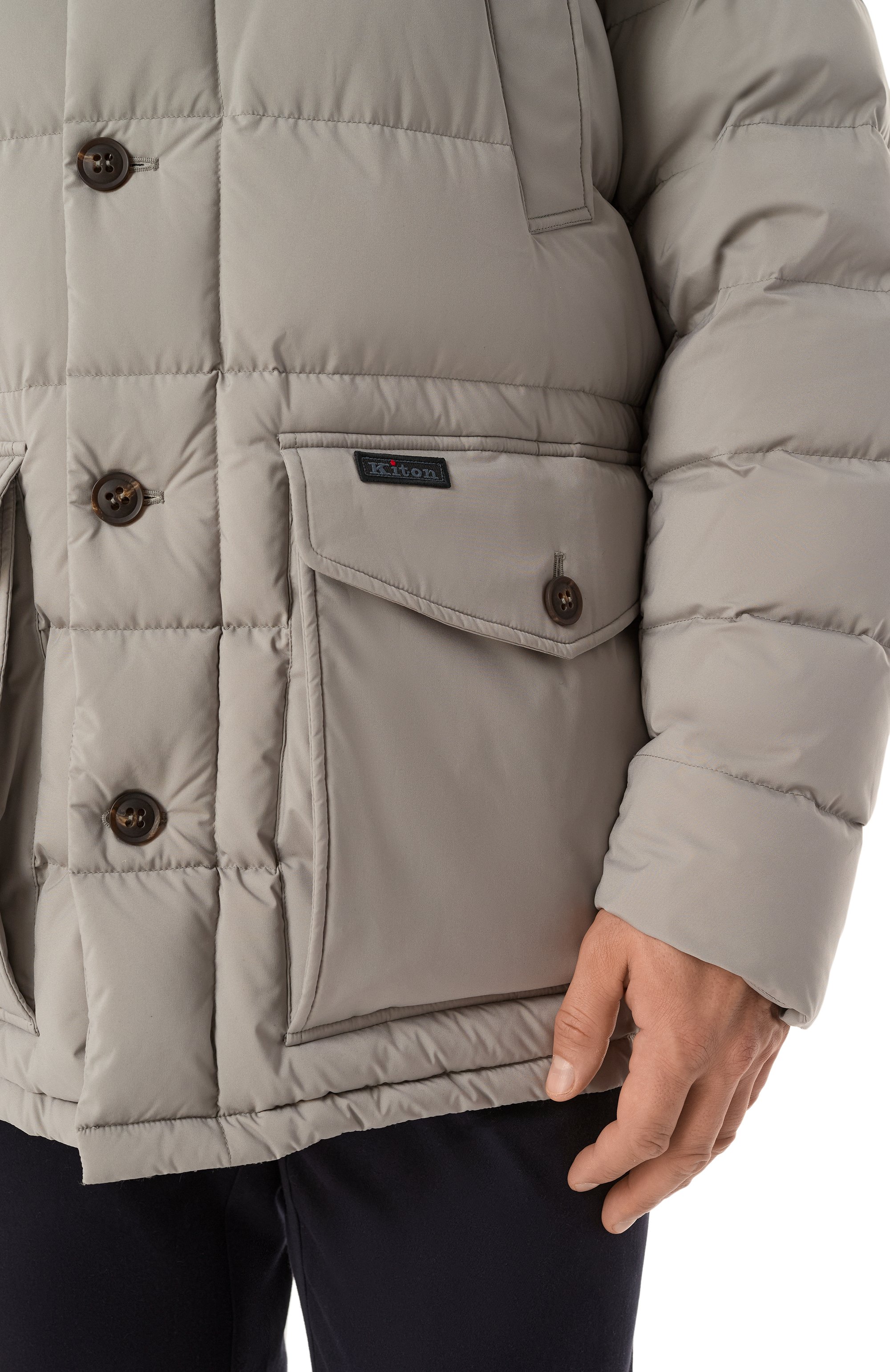 Пуховик KITON светло-серого цвета по цене 851500 руб., арт. UW1961V0457F04_62-68, фото 5 Пуховик KITON, арт. UW1961V0457F04_62-68, фото 5