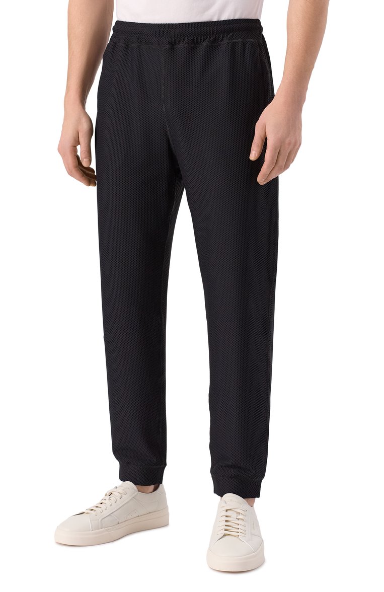 Мужские джоггеры GIORGIO ARMANI черного цвета, арт. GM001110/TE10045 | Фото 3 (Длина (брюки, джинсы): Стандартные; Силуэт М (брюки): Джоггеры; Стили: Кэжуэл; Материал внешний: Синтетический материал)
