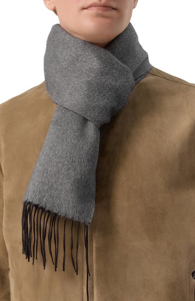 Двусторонний шарф из шелка и кашемира ZILLI серого цвета по цене 98650 руб., арт. SSIR00M0236VZI0C0, фото 2 Двусторонний шарф из шелка и кашемира ZILLI, арт. SSIR00M0236VZI0C0, фото 2