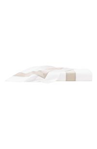 Светло-бежевый