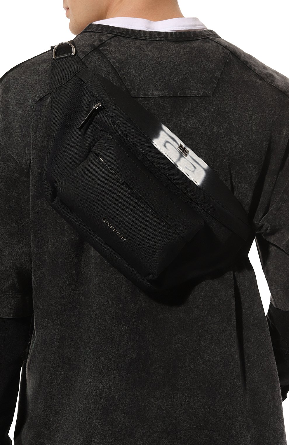 Текстильная поясная сумка essential u GIVENCHY черного цвета по цене 127000 руб., арт. BKU01Z/K1E6, фото 2 Текстильная поясная сумка essential u GIVENCHY, арт. BKU01Z/K1E6, фото 2