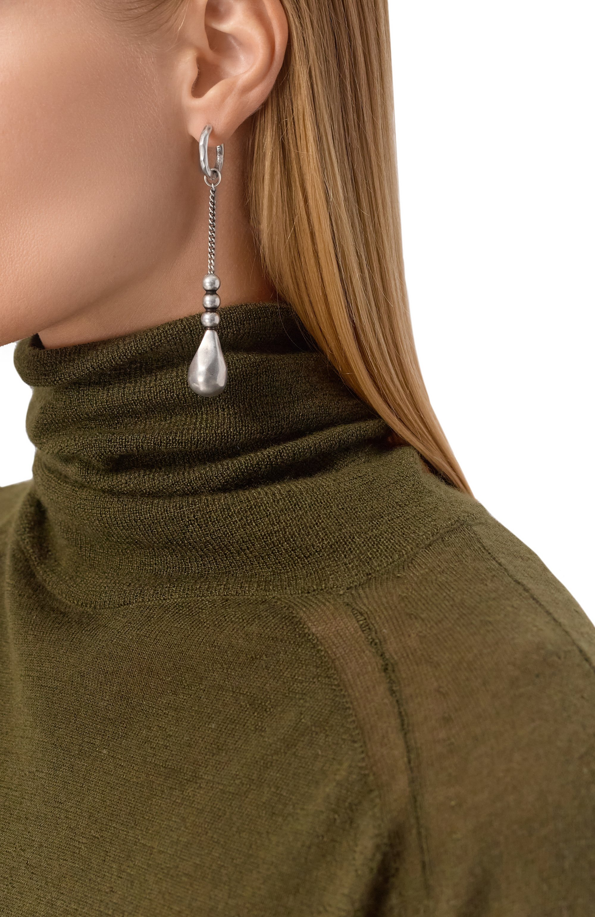 Серьги ANN DEMEULEMEESTER серебряного цвета по цене 82250 руб., арт. B0013560/JW020, фото 4 Серьги ANN DEMEULEMEESTER, арт. B0013560/JW020, фото 4