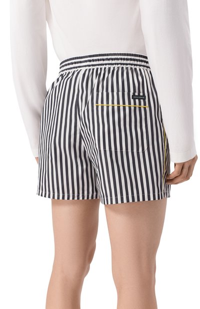 Хлопковые шорты DOLCE & GABBANA черно-белого цвета по цене 72700 руб., арт. GP1N7T/FR52G, фото 4 Хлопковые шорты DOLCE & GABBANA, арт. GP1N7T/FR52G, фото 4