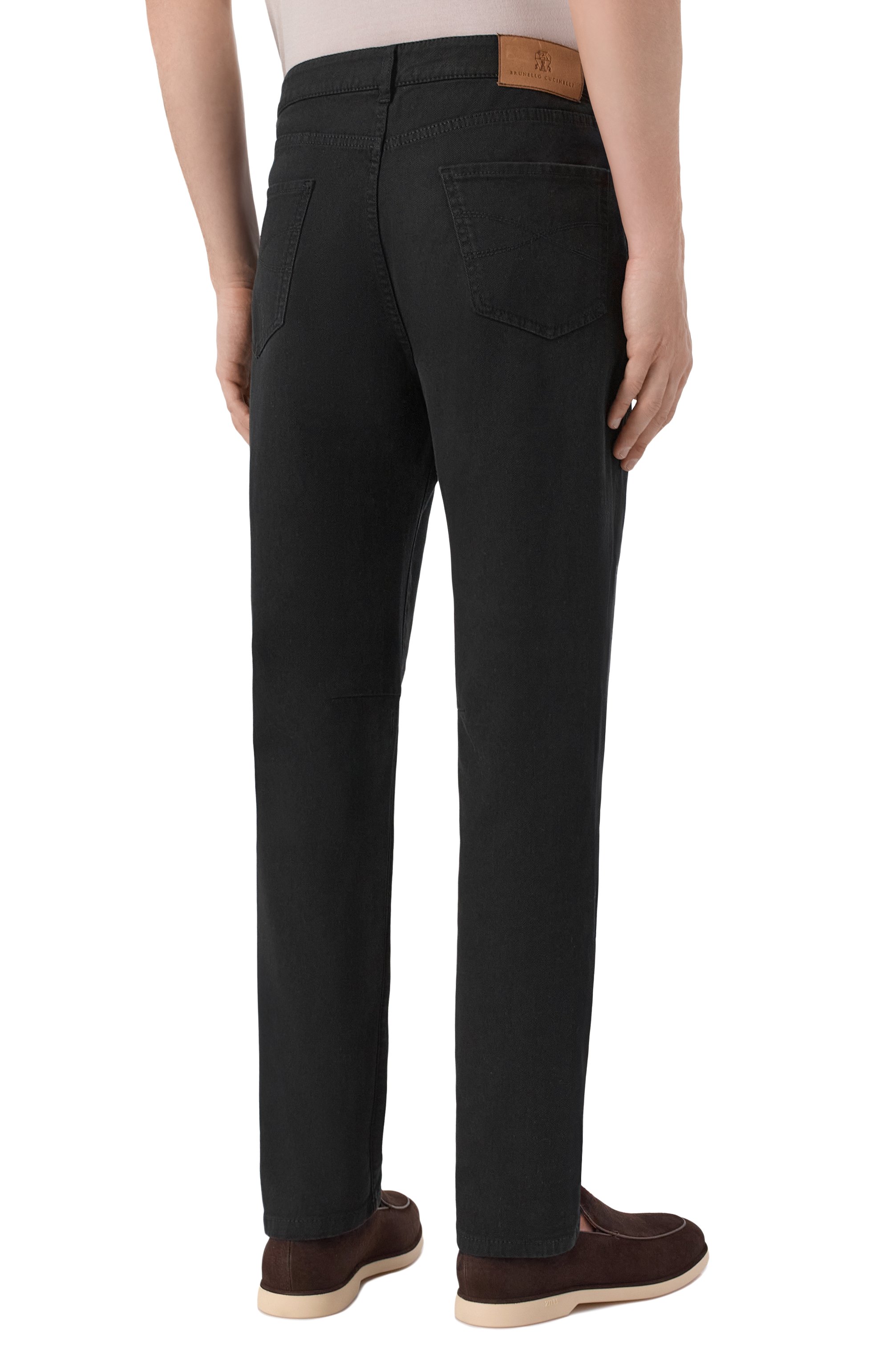 Джинсы leisure fit BRUNELLO CUCINELLI черного цвета по цене 95250 руб., арт. M277PX1290, фото 4 Джинсы leisure fit BRUNELLO CUCINELLI, арт. M277PX1290, фото 4