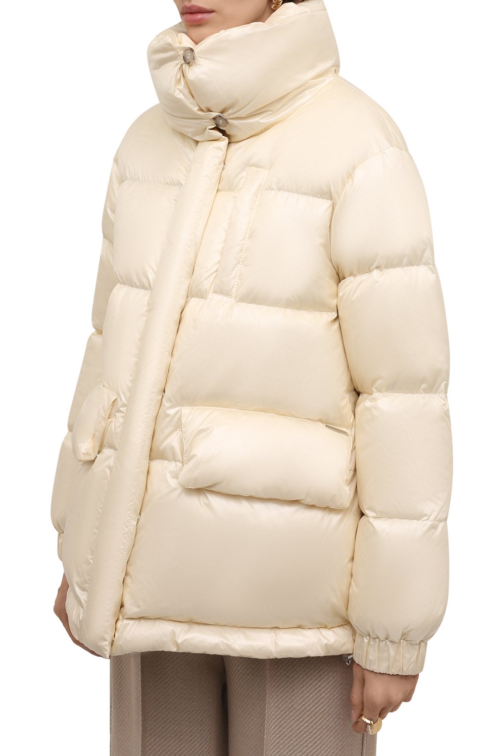 Пуховик WOOLRICH кремового цвета по цене 71950 руб., арт. CFWW0U0583FR/UT1702, фото 3 Пуховик WOOLRICH, арт. CFWW0U0583FR/UT1702, фото 3